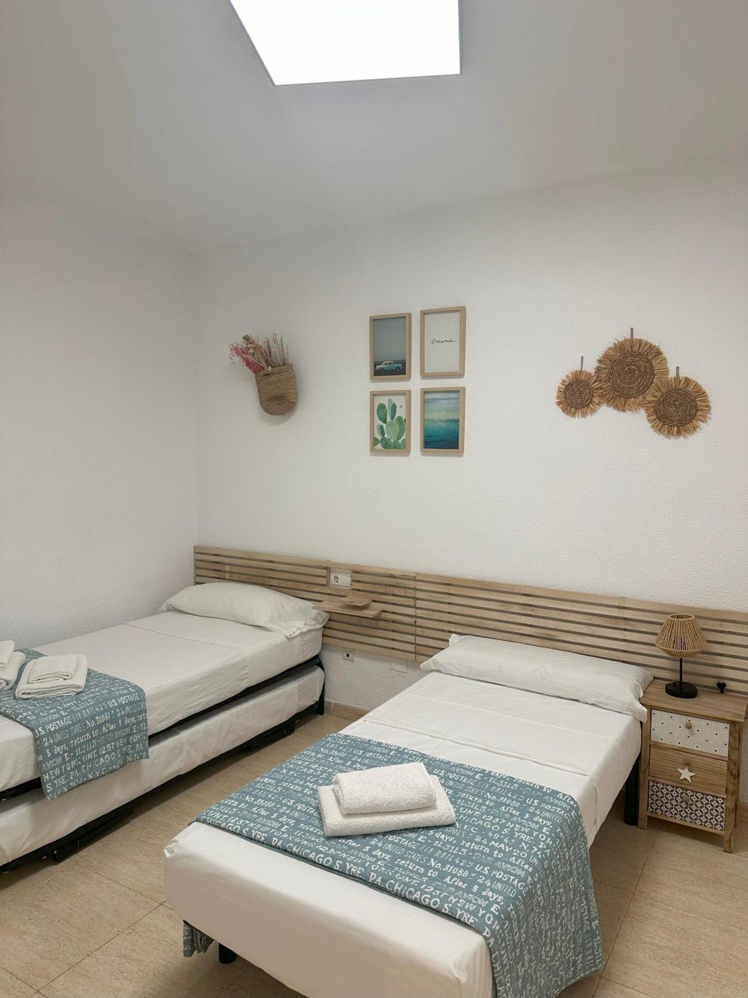 Alicante Beach And Center Esterno foto